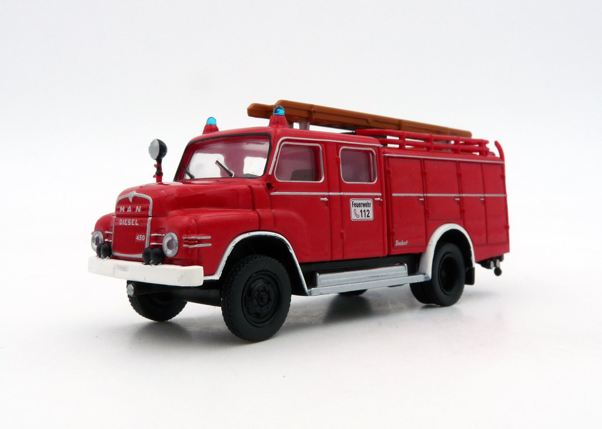 brekina-45131-1-MAN-450-HA-TLF-16-rot-weiß-Freiwillige-Feuerwehr-Rundhauber