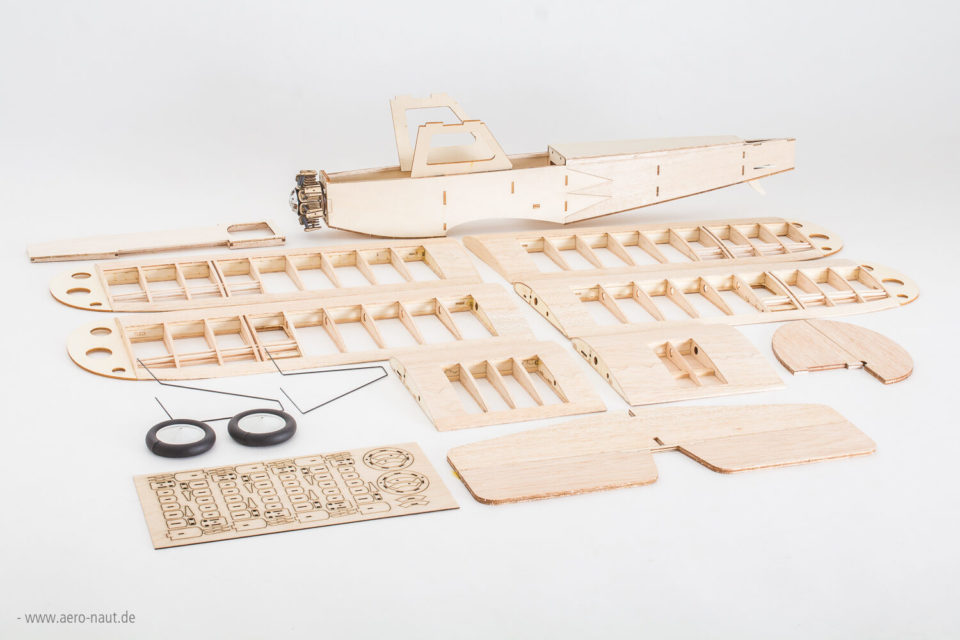 aeronaut-133300-8-Udet-Flamingo-Doppeldecker-Jubliäumsmodell-Ernst-Udet-Heinz-Rühmann-Quax aeronaut-133300-8-Udet-Flamingo-Doppeldecker-Jubliäumsmodell-Ernst-Udet-Heinz-Rühmann-Quax