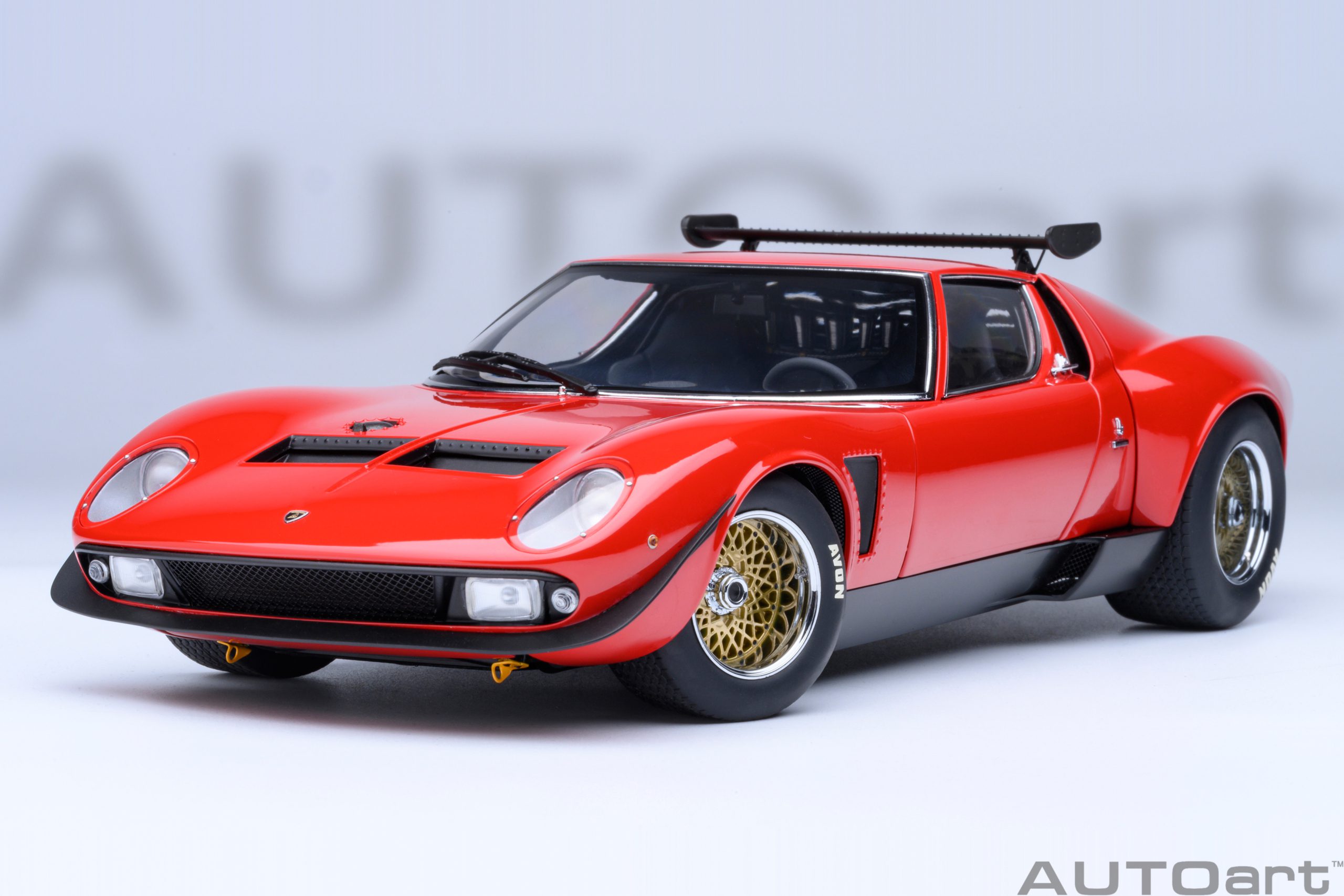 autoart-79171-1-Lamborghini-Miura-SVR-JOTA-rosso-rot-front