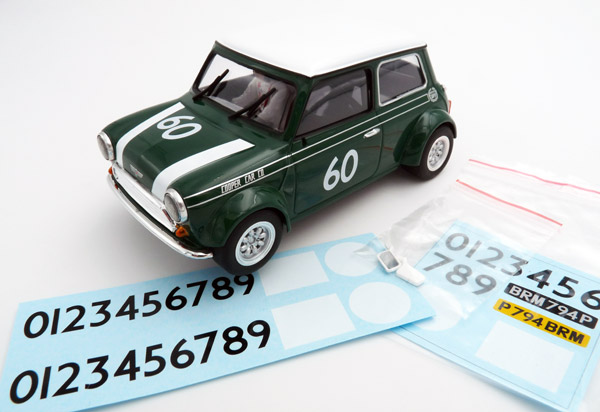 BRM-098-1-Rover-Mini-Cooper-Einspritzer-mit-10-Zoll-Minilite-Cooper-Car-Co-british-racing-green