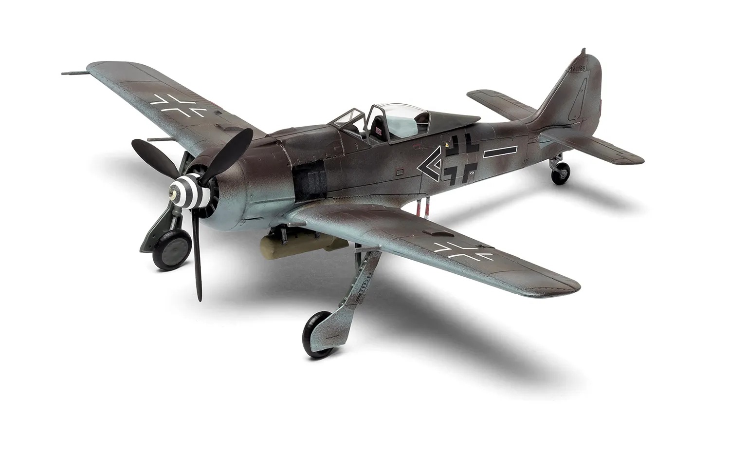 airfix-A02066A-2-Focke-Wulf-Fw190A-8-F-8-BMW-Sternmotor
