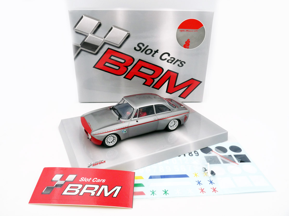 brm-142S-1-Alfa-Romeo-GTA-1300-argento-rosso-silber-mit-roter-Nase-Slotcar-Historischer-Tourenwagen-124-vorne