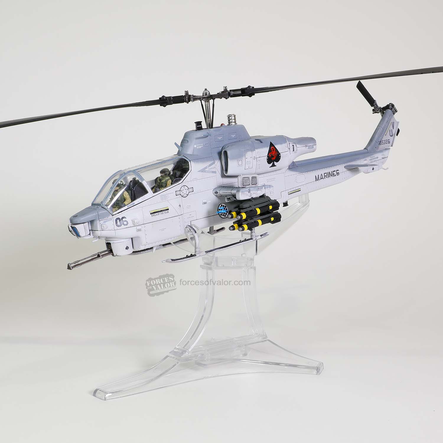 forcesofvalor-FOV-820004A-1-2-US-Marine-Corps-Bell-AH-1W-Whiskey-Cobra-Helicopter-NTS-Camp-Pendleton-2012 forcesofvalor-FOV-820004A-1-2-US-Marine-Corps-Bell-AH-1W-Whiskey-Cobra-Helicopter-NTS-Camp-Pendleton-2012