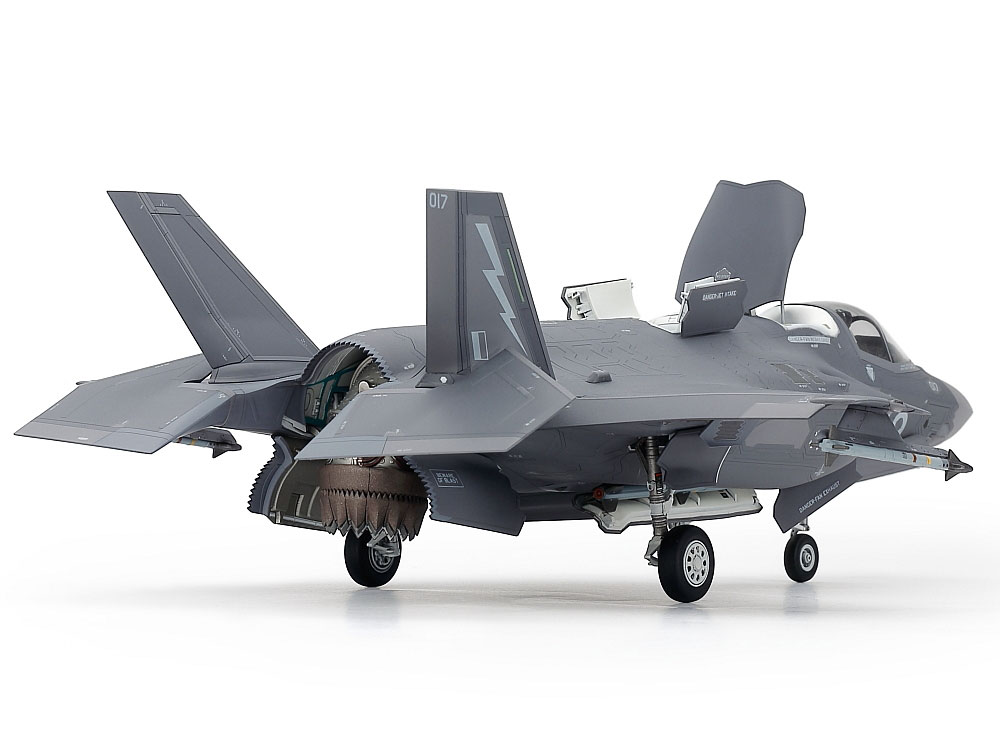 tamiya-60793-9-Lockheed-Martin-F-35B-Lightning-II-Leitwerk
