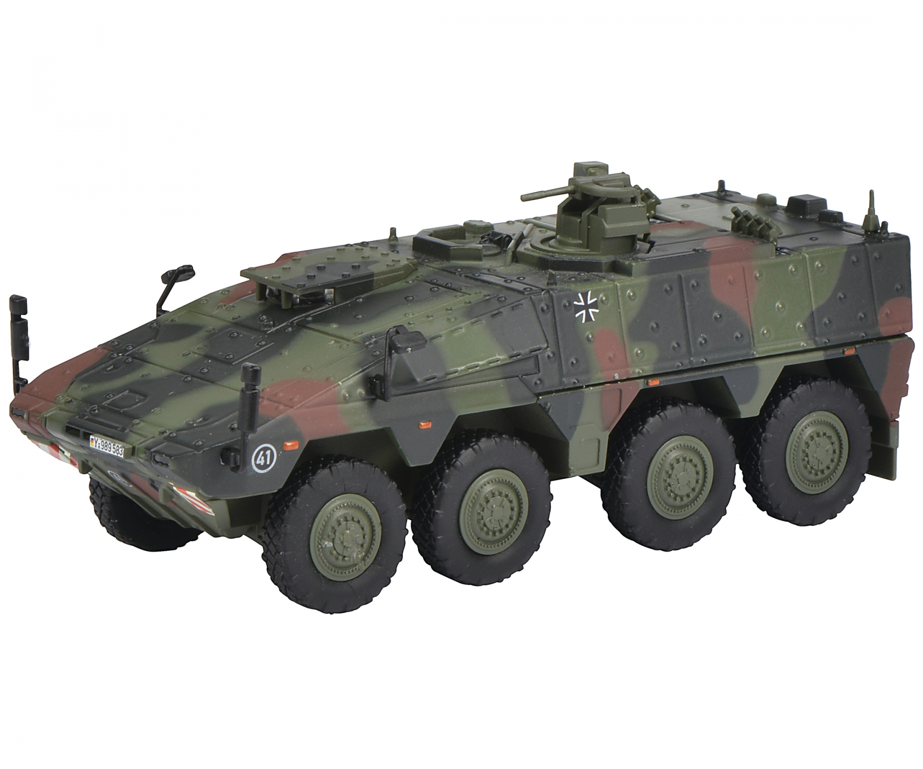 schuco-452652400-Boxer-Transportpanzer-der-Bundeswehr-flecktarn-Radpanzer