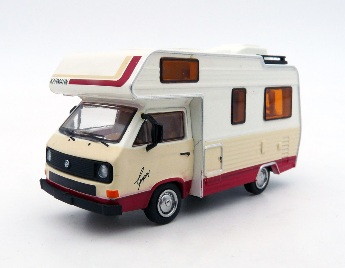 brekina-33975-1-Volkswagen-VW-T3-Karmann-Gipsy-Camper-Retro-Reisemobil-80s-Kult-vorne