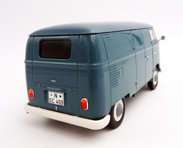 schuco-450785000-2-Volkswagen-VW-T1b-Lieferwagen-Kastenwagen-taubenblau-luftgekühlt