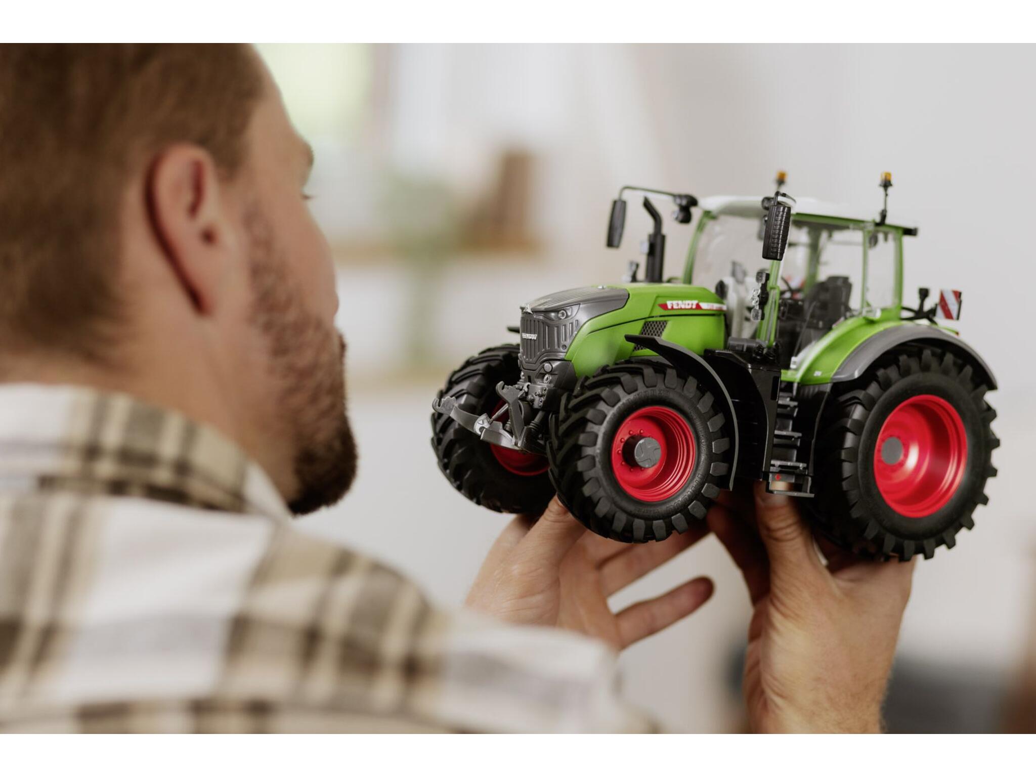 revell-07827-3-Fendt-728-Vario-Traktor-Landwirtschaft-Bayern-Power-Bio-Stolzer-Er-Bauer