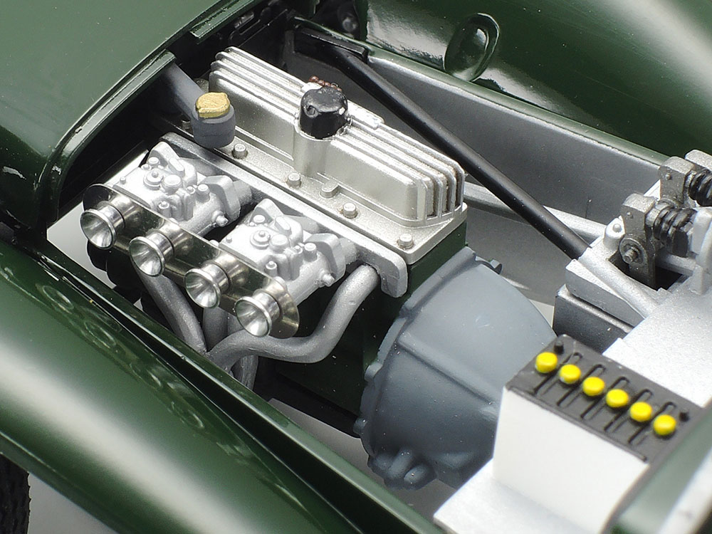 tamiya-24357-4-Lotus-Super-Seven-7-Series-II-classic-british-sportscar-perfect-weight-power-ratio-Colin-Chapman