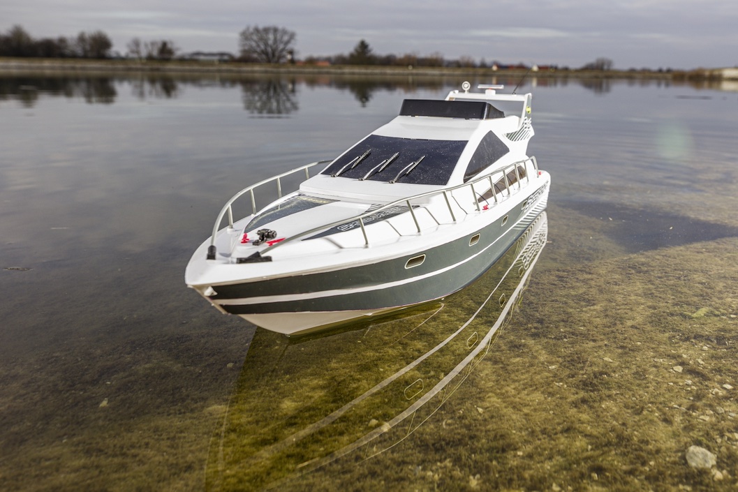 carson-500108045-4-Speed-Yacht-Luxusboot-Wassersport-Club carson-500108045-4-Speed-Yacht-Luxusboot-Wassersport-Club