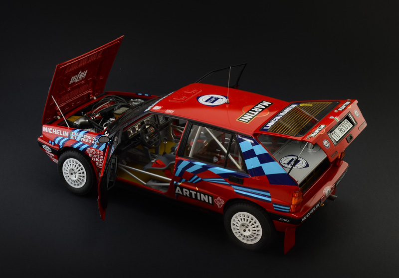 italeri-4712-4-Lancia-Delta-HF-integrale-16v-Sanremo-1989-Biasion-Siviero-Auriol-Occelli-Überrollkäfig