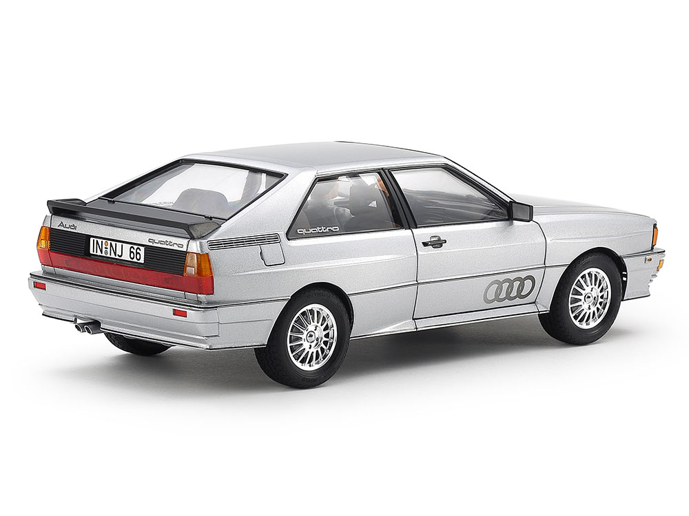 Tamiya-24031-5-Audi-quattro-Urquattro-Fünfzylinder-Heckansicht