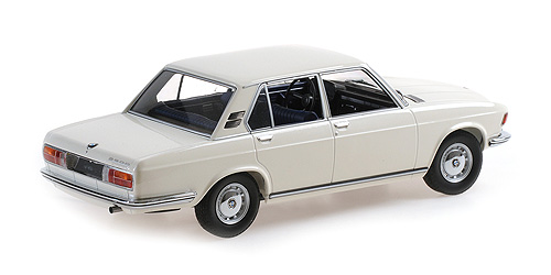 minichamps-155029202-3-BMW-2500-Limousine-E3-1968-chamonix-weiß-Erste-Serie-liegende-Rückleuchten-Stahlfelgen