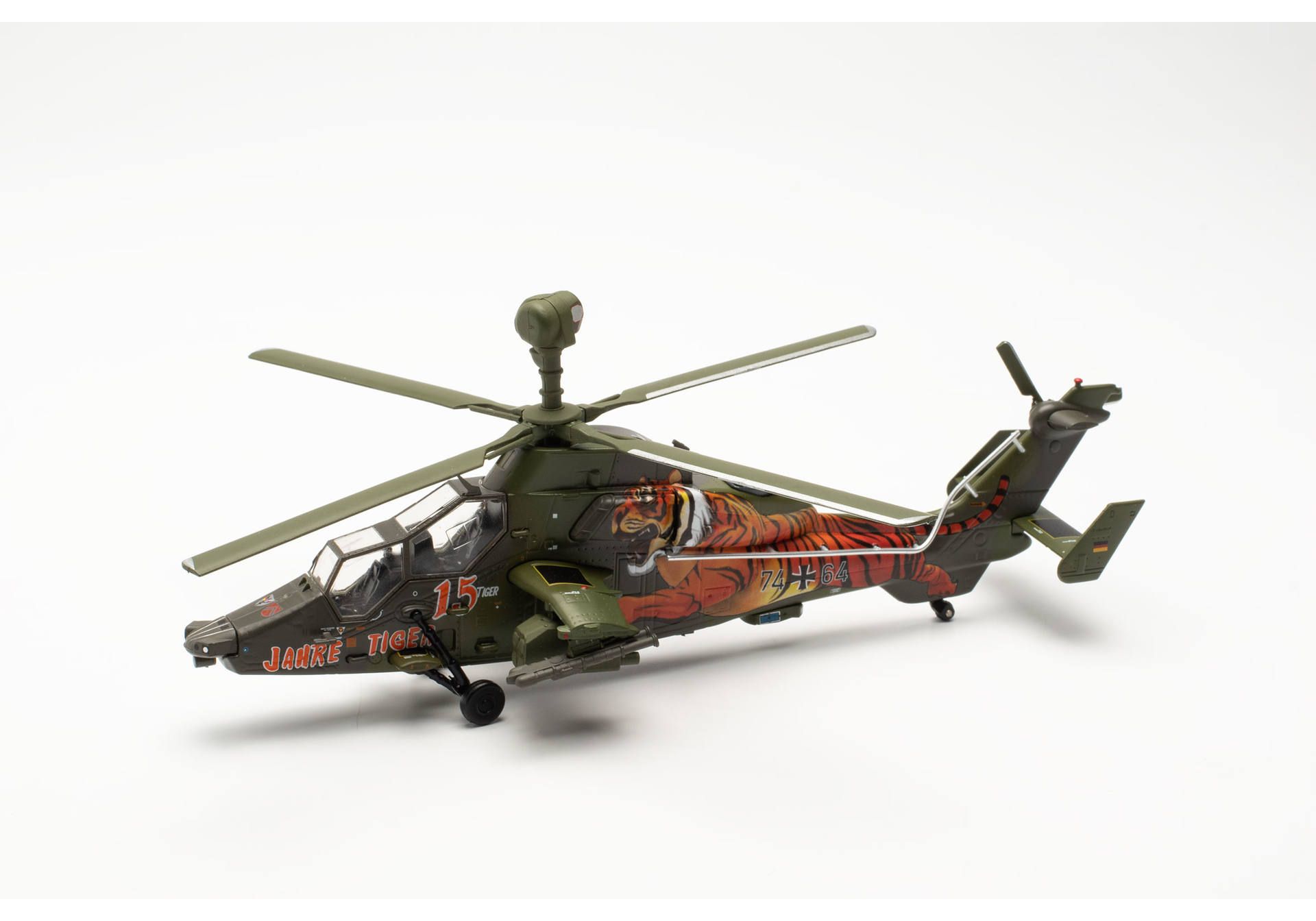 herpa-580793-1-Airbus-EC665-Tiger-15-Years-Le-Luc-74-64-Heeresfliegertruppe