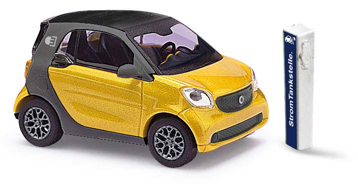 busch-50724-Smart-Fortwo-453-Electric-Drive-mit-Ladesäule