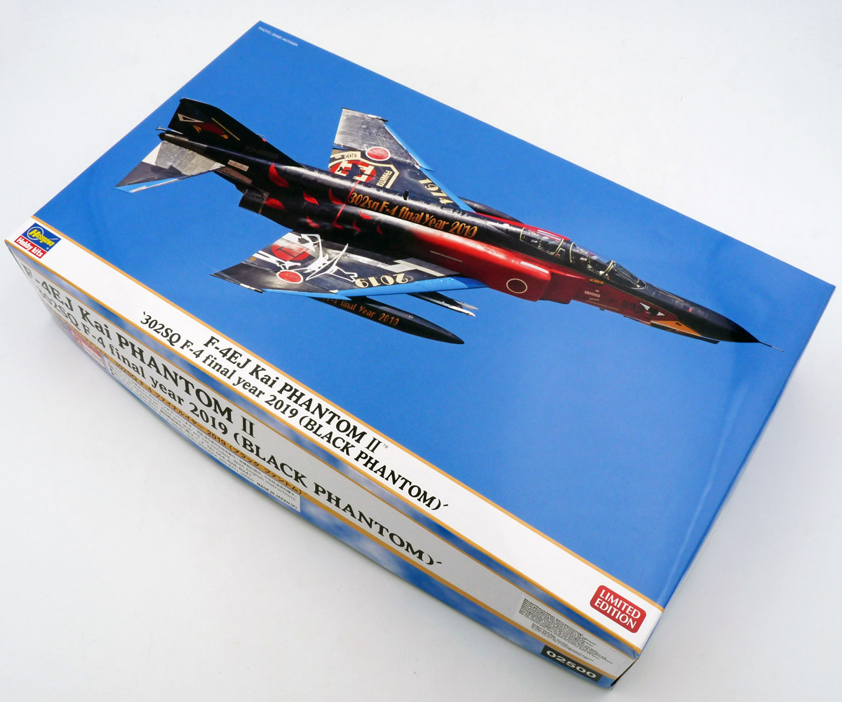 Hasegawa-02500-F-4EJ-Kai-Phantom-II-302SQ-F-4-final-year-2019-black-phantom