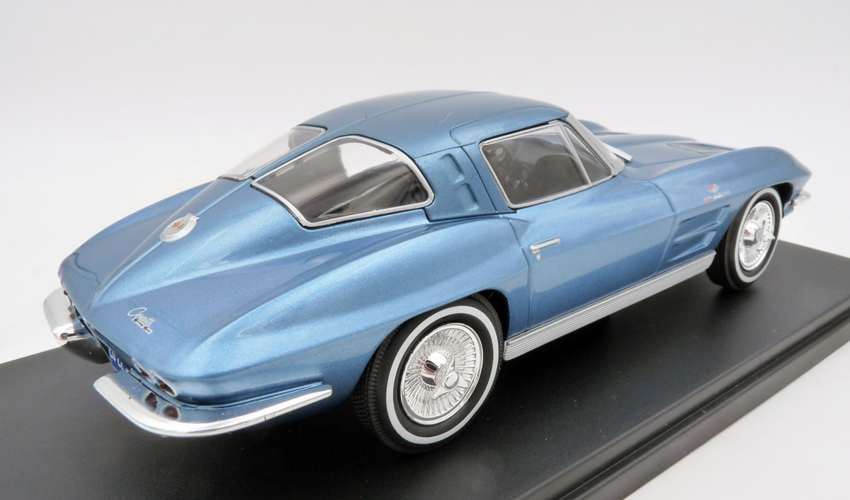 whitebox-WB124232-2-Chevrolet-Corvette-C2-Coupé-blau-metallic