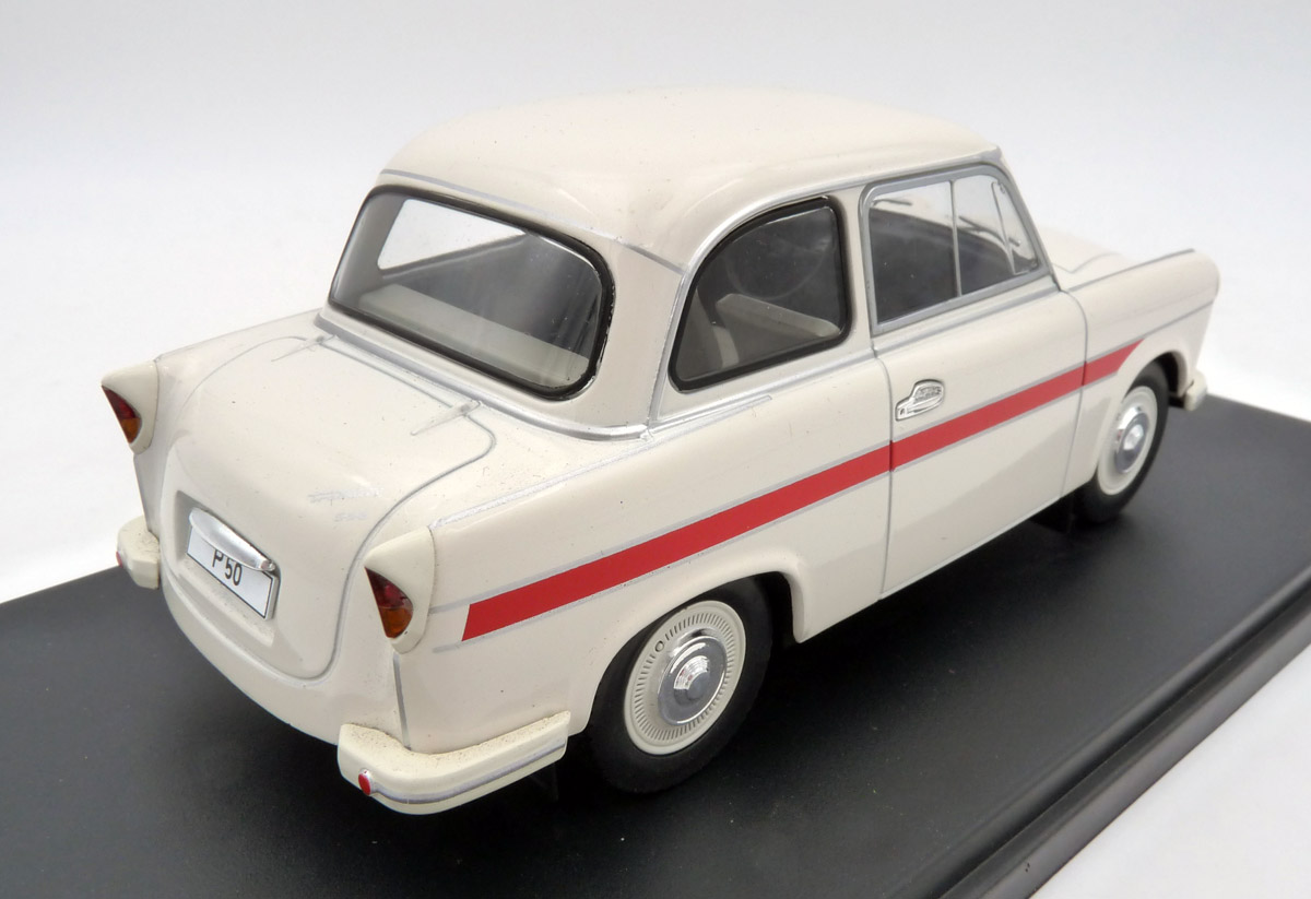 whitebox-WB124186-2-Sachsenring-Trabant-P50-weiß-rot-Pappe-DDR-Solzialismus-PKW-VEB whitebox-WB124186-2-Sachsenring-Trabant-P50-weiß-rot-Pappe-DDR-Solzialismus-PKW-VEB