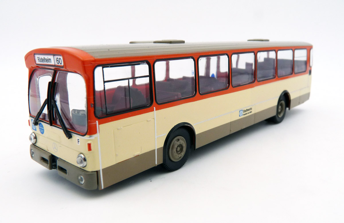 brekina-50807-1-Mercedes-Benz-MB-O-305-Stadtbus-Stadtwerke-Frankfurt-Rödelheim-vorne brekina-50807-1-Mercedes-Benz-MB-O-305-Stadtbus-Stadtwerke-Frankfurt-Rödelheim-vorne
