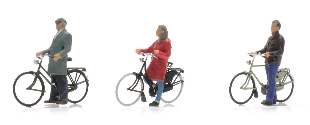 artitec-5870018-1-Radfahrer-an-der-Ampel-wartend artitec-5870018-1-Radfahrer-an-der-Ampel-wartend