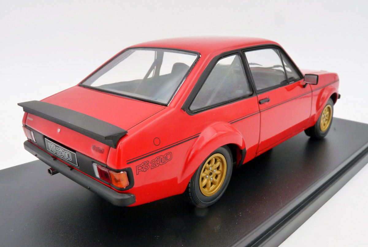 whitebox-WB124223-2-Ford-Escort-Mk-II-RS2000-rot-hinten