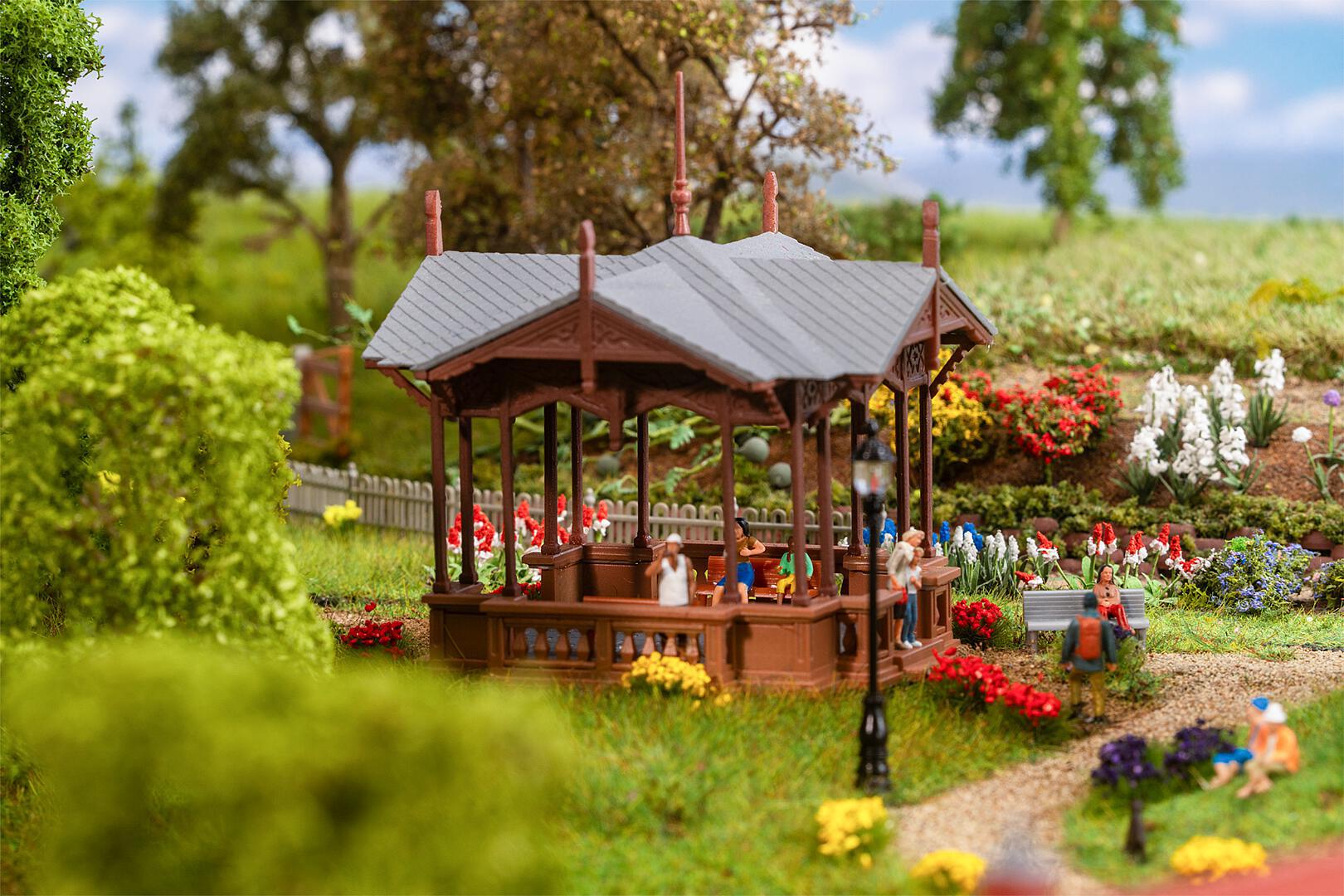 faller130653-1-Musikpavillon-Tanzfläche-Kurpark