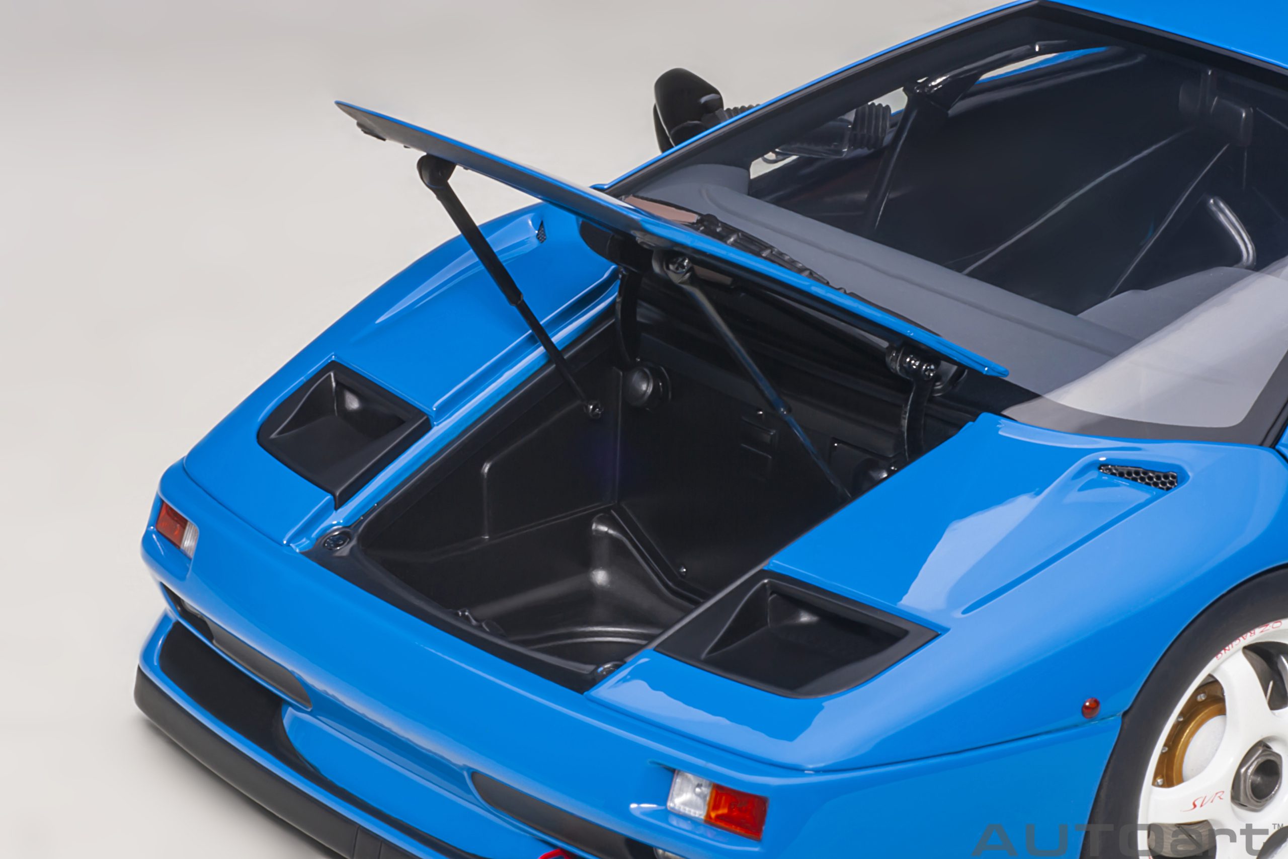 autoart-79148-3-Lamborghini-Diablo-SV-R-Blu-Le-Mans