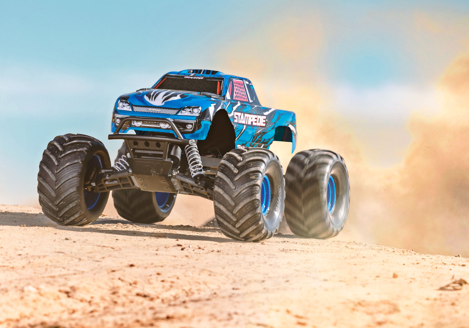 Traxxas-36254-8-BLUEX-6-Stampede-Monster-Truck-blau-action-shot