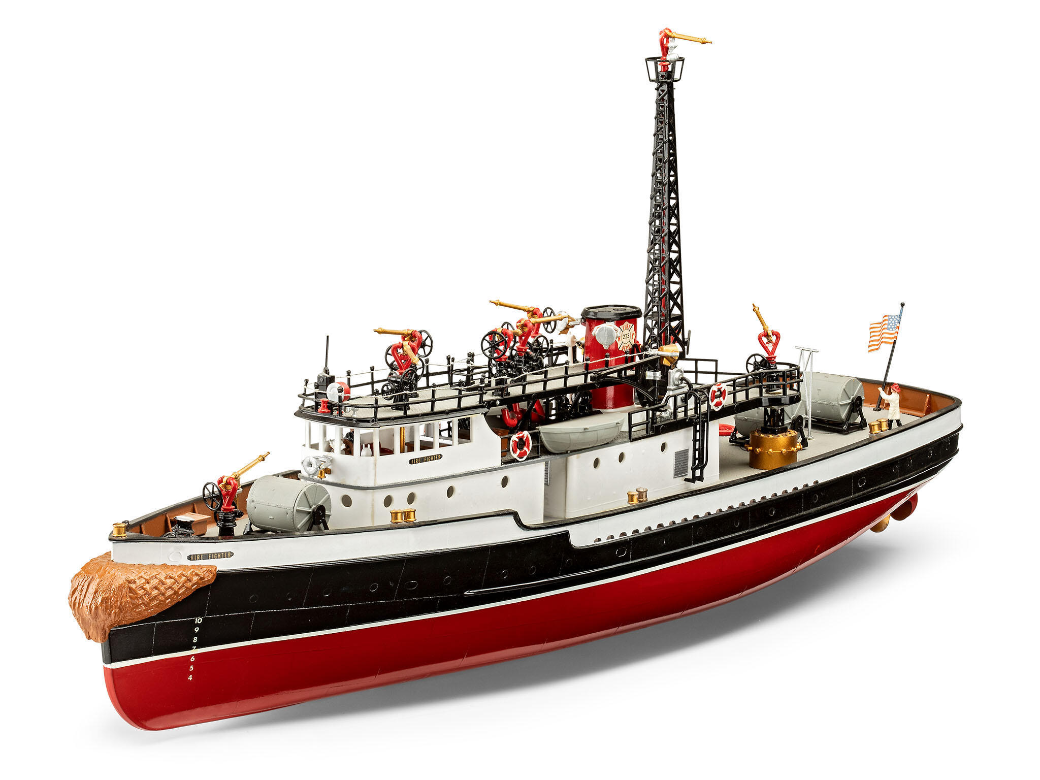 Revell-05197-2-The-Firefighter-harbor-fire-boat-Hafenlöschboot-Feuerwehr-New-York-Modellbausatz-Bug