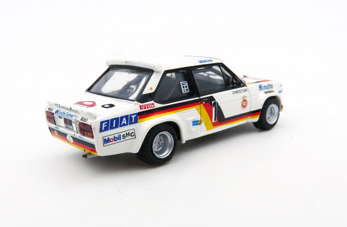 brekina-22662-2-Fiat-131-Abarth-Minolta-Röhrl-Geistdörfer-Weltmeister