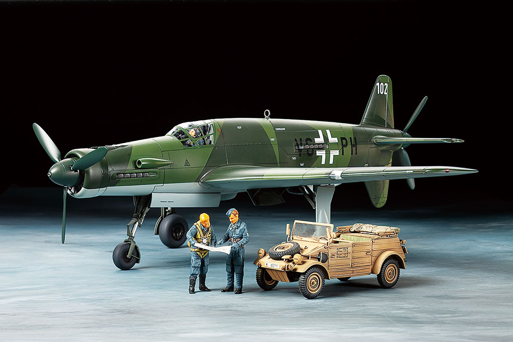 tamiya-25206-Dornier-Do-335A-Pfeil-Kübelwagen-Typ-82-Figuren-Set