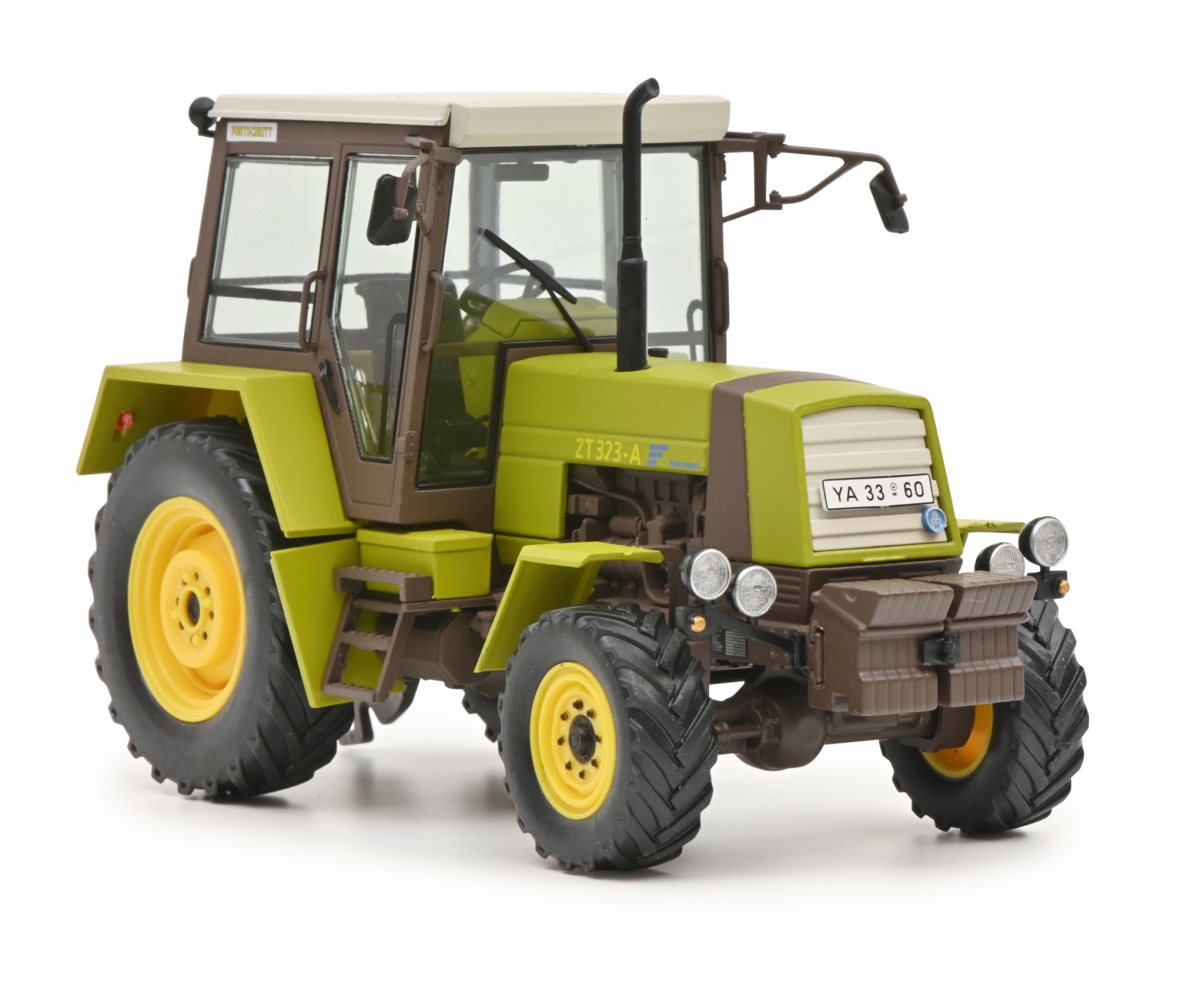 schuco-450783300-6-Fortschritt-ZT-323-DDR-LPG-Genossenschaft-Brigade-Sozialismus-Traktor schuco-450783300-6-Fortschritt-ZT-323-DDR-LPG-Genossenschaft-Brigade-Sozialismus-Traktor