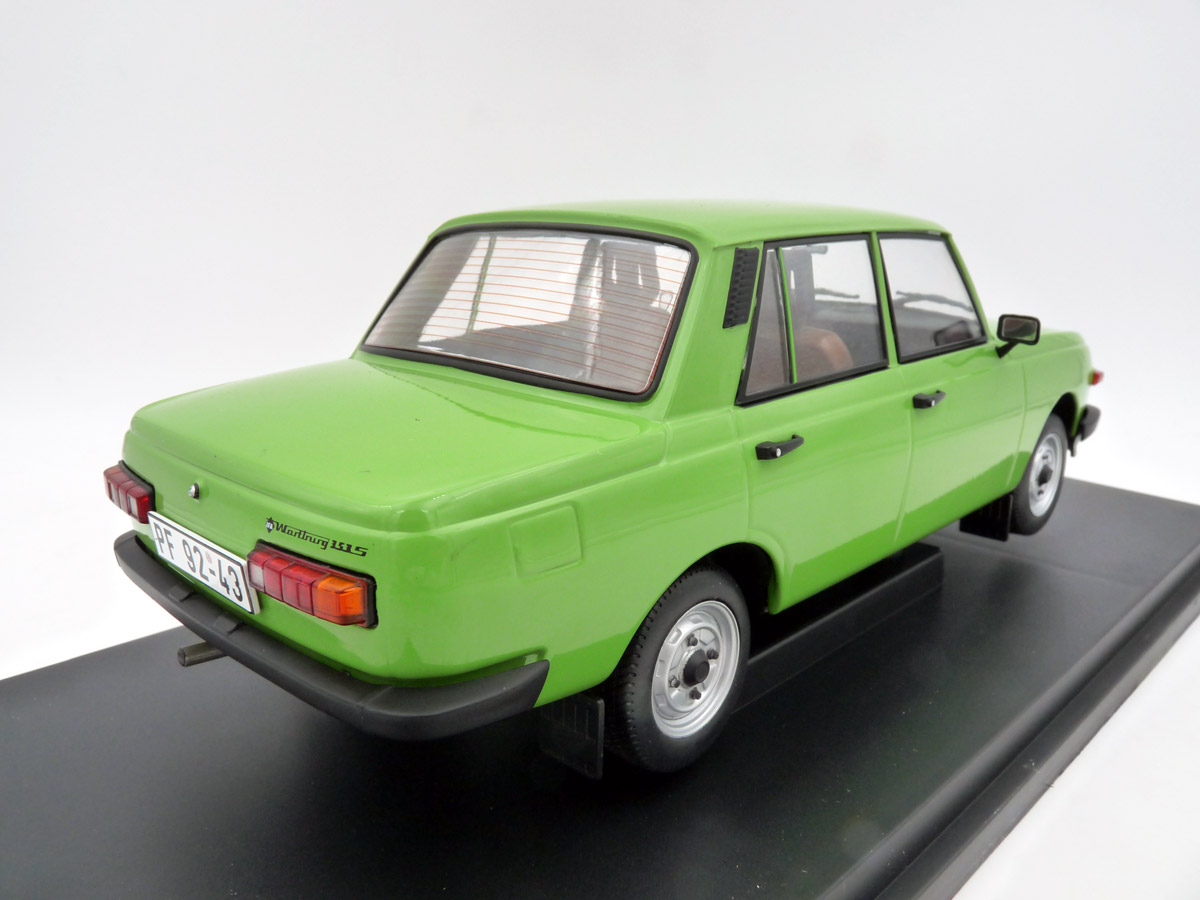 modelcar-group-MCG-18062-3-Wartburg-353-S-1985-1988-grün-DDR-Ostalgie-VEB
