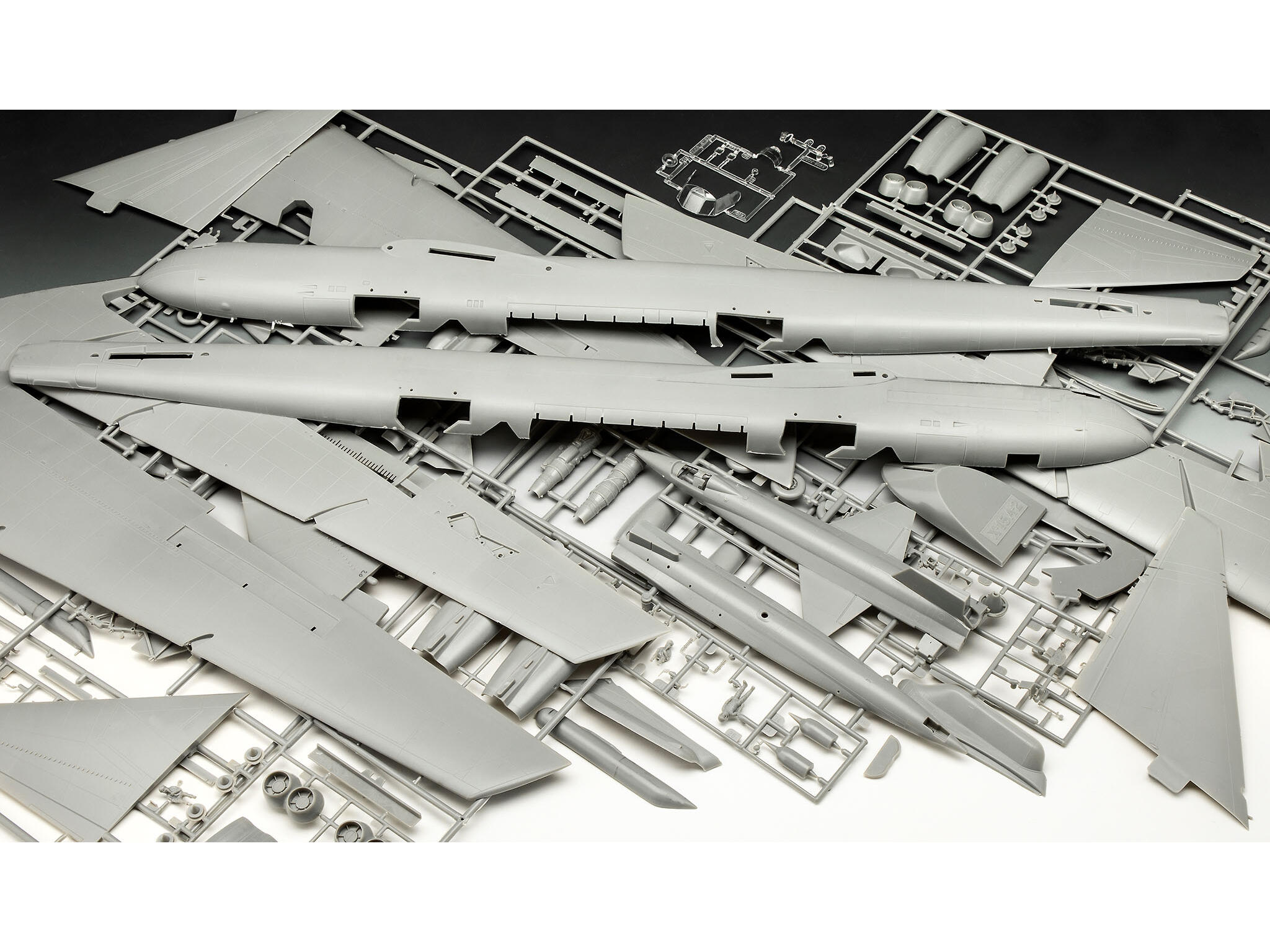 Revell-03793-5-Boeing-NB-52-X-15-platinum-edition-Plastikmodellbausatz-Spritzlinge