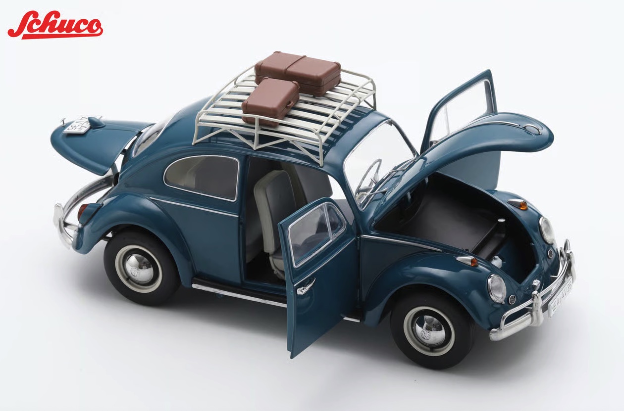 Schuco-18U00154-2-Volkswagen-VW-Käfer-1963-mit Dachgepäckträger-seeblau-Urlaubstour-Modellauto-voll-geöffnet