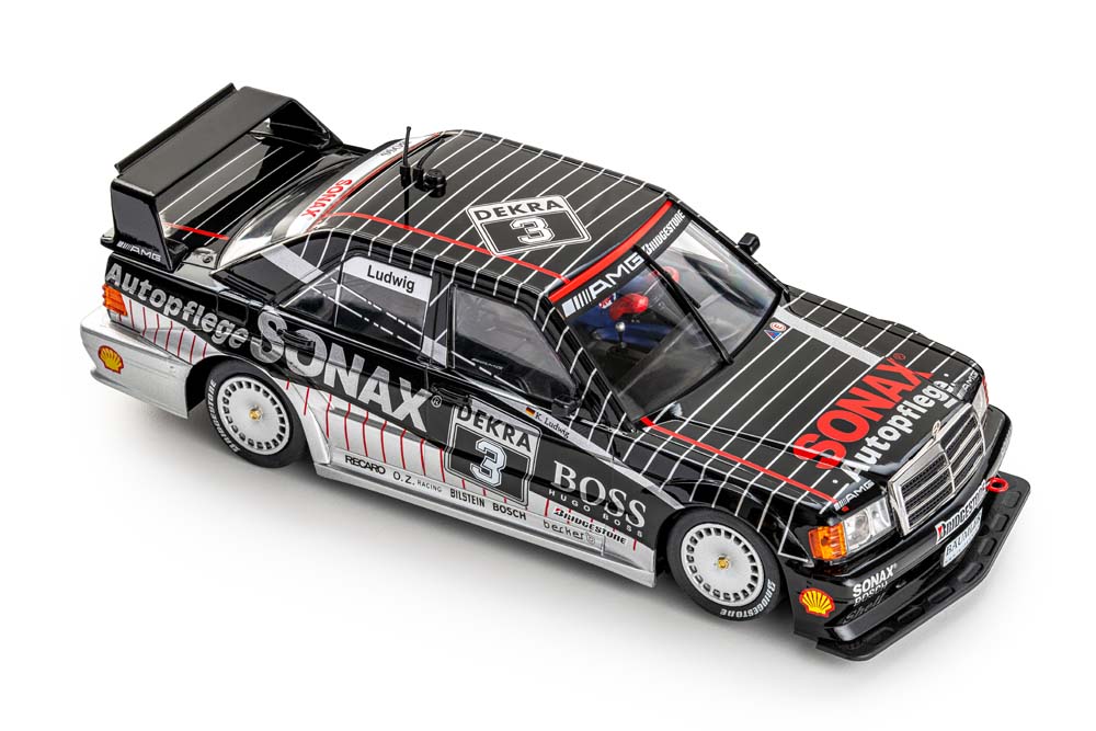 Slot-it-CW25-3-Mercedes-Benz-190E-Evo-II-Sonax-König-Klaus-Ludwig-DTM-Meister-1992-3-Beifahrerseite