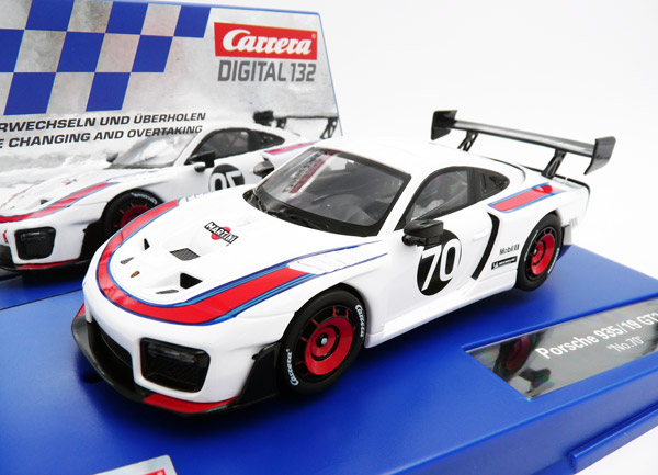 carrera-20030922-Porsche-935-19-GT2-No-70-Martini-Racing-Team