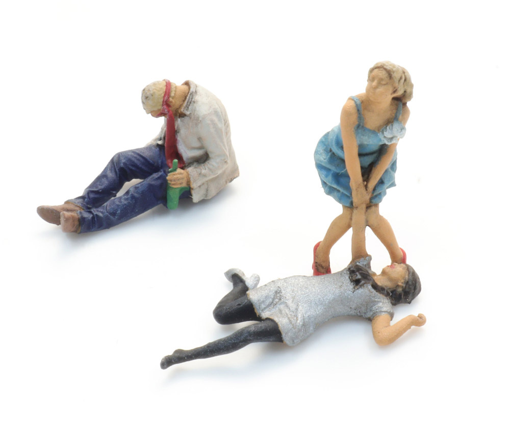 artitec-5870107-1-Sternhagel-voll-betrunkene-Menschen-Partyvolk-Alkis artitec-5870107-1-Sternhagel-voll-betrunkene-Menschen-Partyvolk-Alkis
