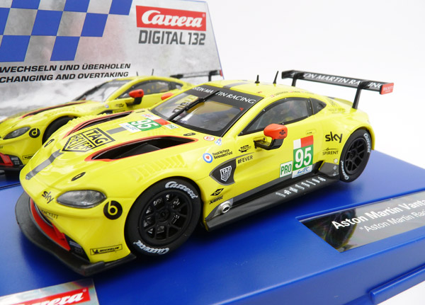 carrera-20030930-Aston-Martin-Vantage-GT3-Tag-Heuer-Racing-Team-Sorensen-Thiim-Turner