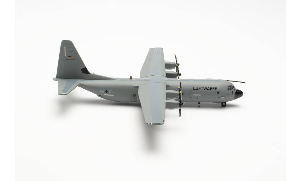 herpa-572194-Luftwaffe-Lockheed-Martin-C-130J-30-Super-Hercules-Binational-Air-Transport-Squadron-Reg-55+01-Base-Aérienne-105-Evreux-Fauville