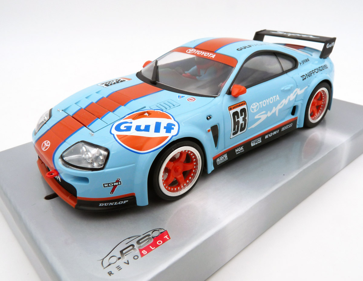 revo-slot-RS0266-1-Toyota-Supra-Gulf-63-GT-Racing-Series-vorne
