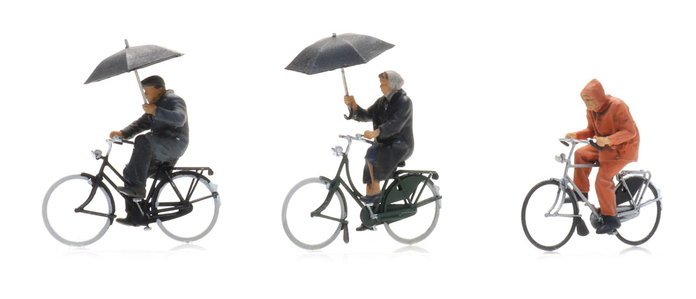 artitec-5870016-1-Fahrradfahrer-im-Regen-Schietwetter