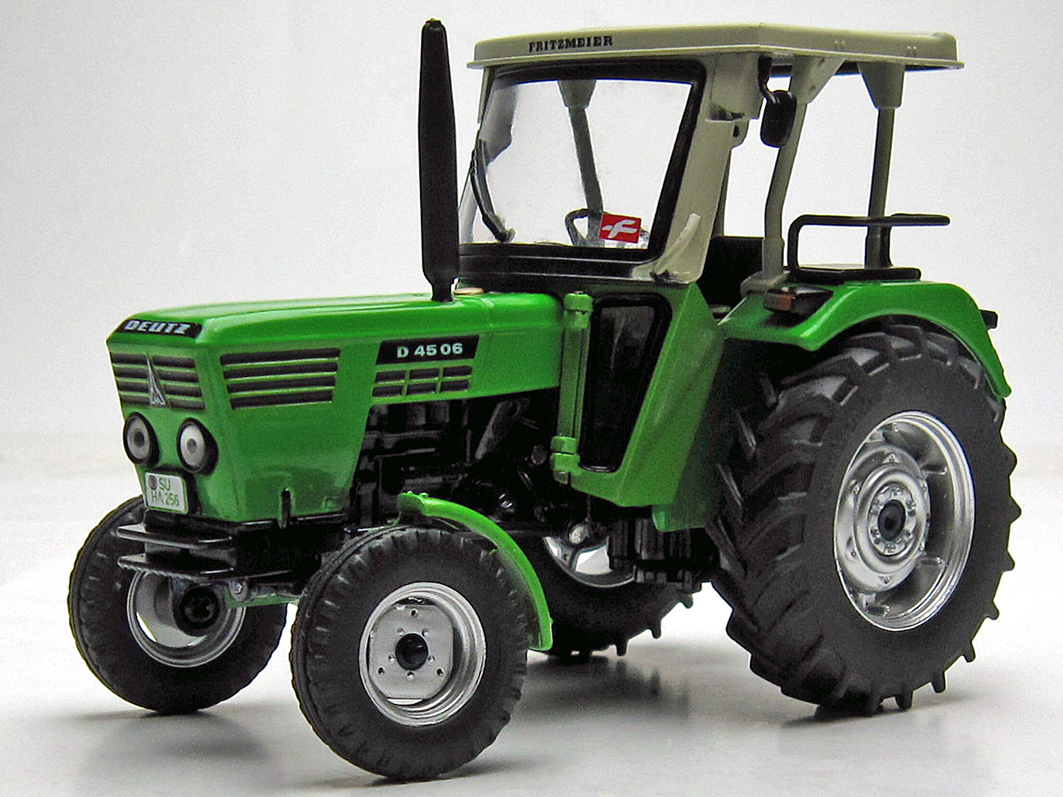 weisetoys-1071-1-Deutz-D4506-mit-Fritzmeier-Verdeck