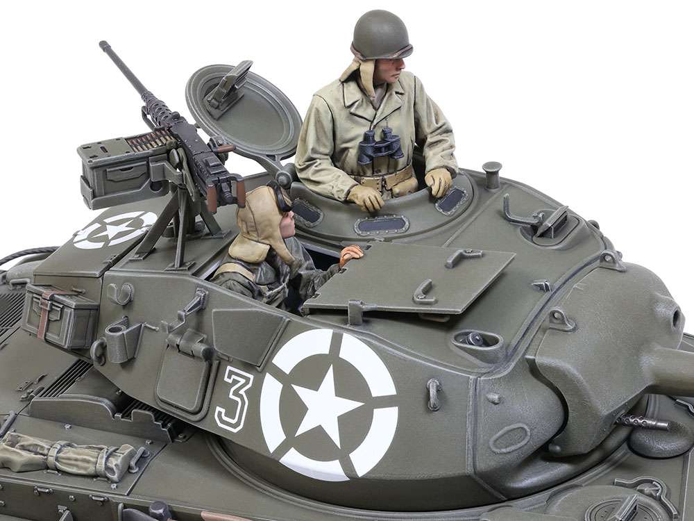 Tamiya-35391-4-US-light-tank-M24-Chaffee-european-theater-mit-zwei-Torso-Figuren-Turmdetails