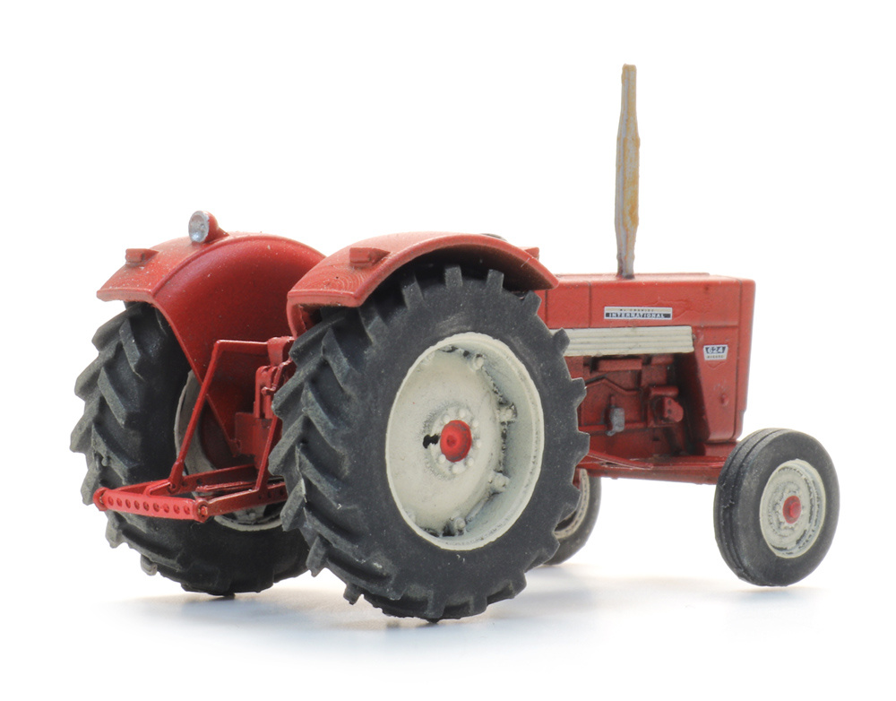 artitec-387583-2-McCormick-International-624-Traktor