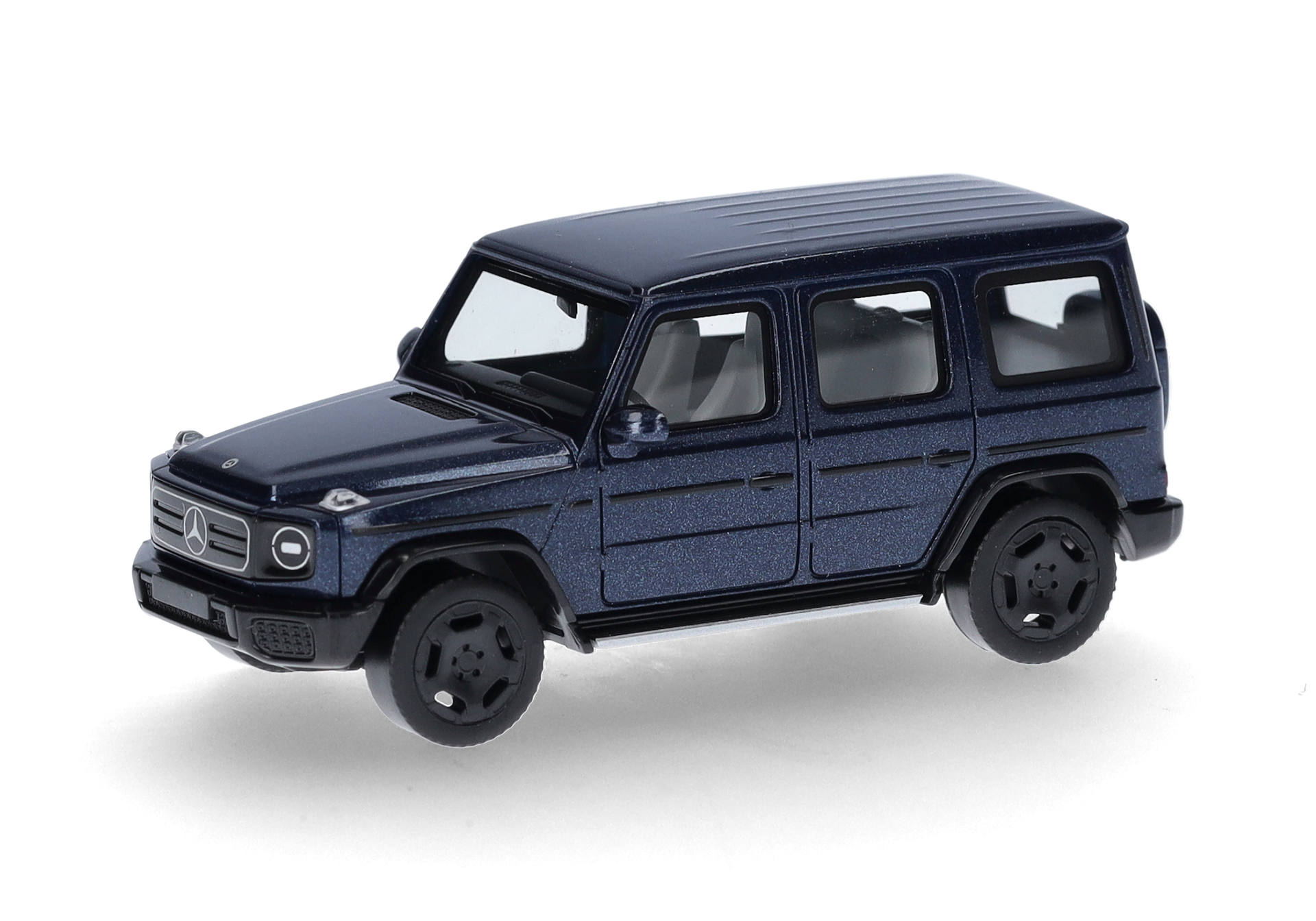herpa-431194-1-Mercedes-G580-mit-EQ-Technologie-N465-sodalithblaumetallic