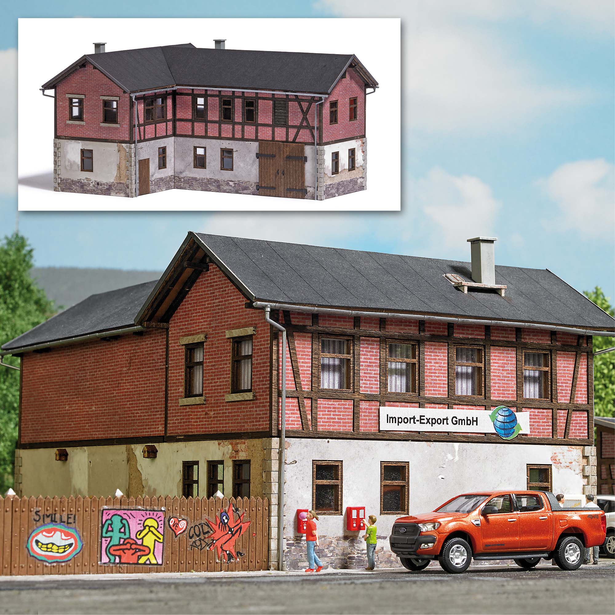 busch-1904-Handwerkerhaus-verwitterte-Putzfassada-Backstein-Fachwerk-lost-place