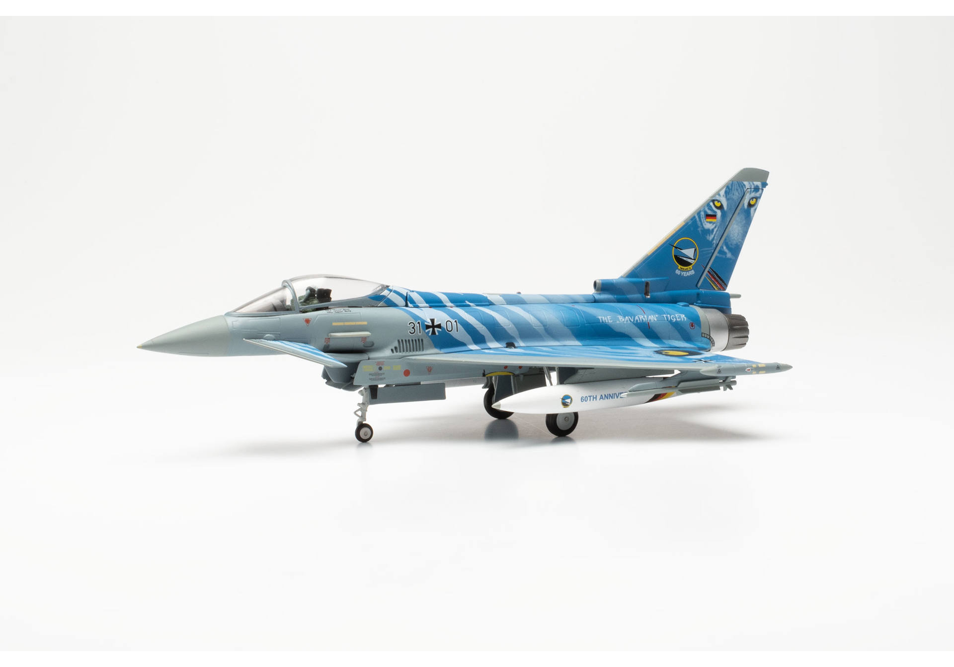 herpa-580786-1-Eurofighter-Typhoon-Bavarian-Tigers-Neuburg-60th-Anniversary