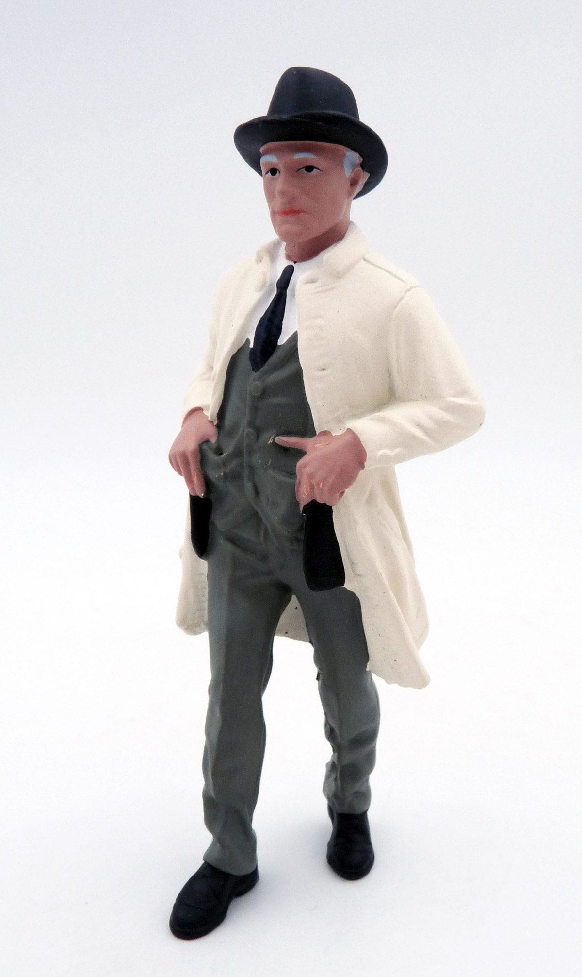 americandiorama-AD76296-2-Charles-Rennleiter-mit-Mantel-Race-Day-Figur