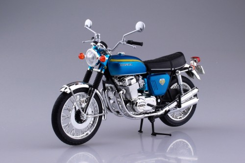 aoshima-104316-Honda-CB750Four-candyblau-metallic